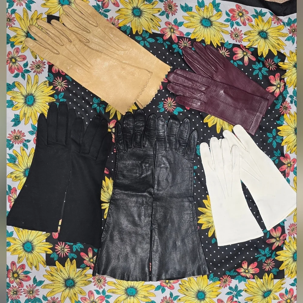 Vintage Lot Of 5 Gloves Sets